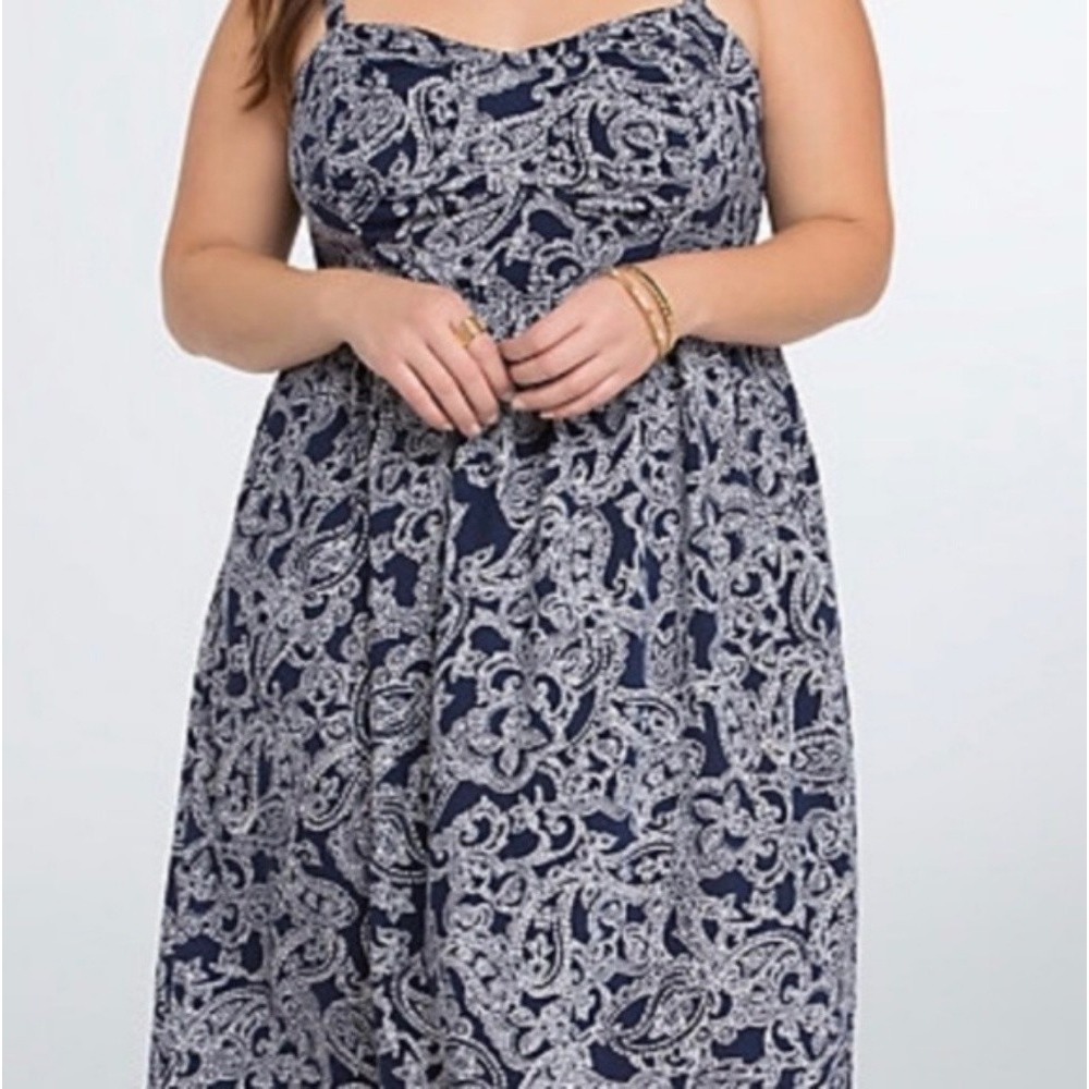 Torrid Women's Plus 2X Navy and White Paisley Print Rayon Challis Sundress